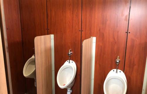 Installer des toilettes à Trouville