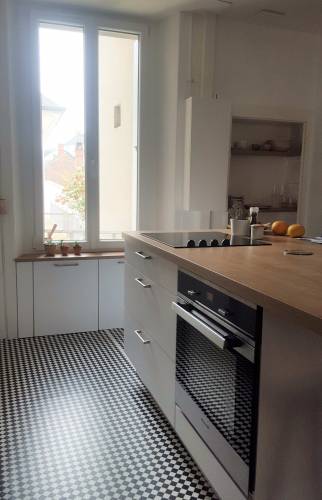 mise en peinture et travaux d'aménagement meubles et étagères de cuisine sur mesure appartement de Crozon (29160)