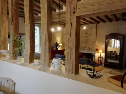 Poutres d'une maison ancienne sublimées