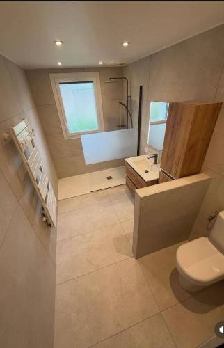 Rénovation d’une salle de bains avec WC à Fraisse (42490)