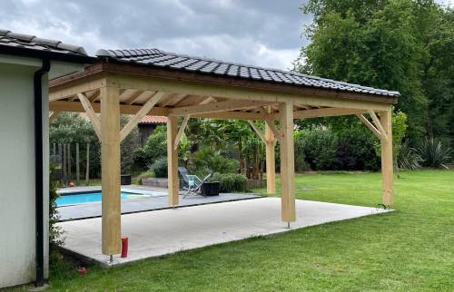 Couverture toiture tuiles noires piscine