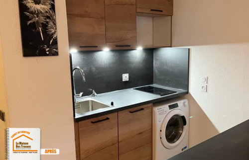 travaux cuisine studio montagne, cuisine équipée studio Les Houches, rénovation intérieur montagne, agence travaux Chamonix, cuisine moderne location