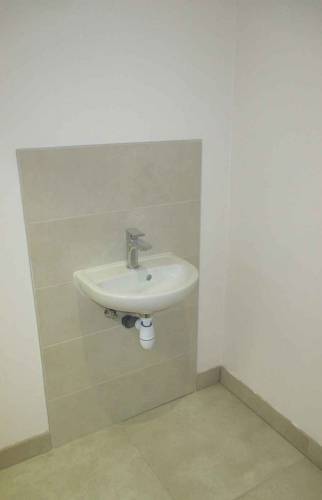 Cabinet 2, lave-mains