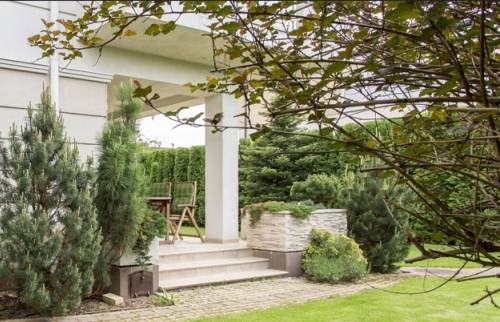 Création d'une allée et aménagement du jardin pour une maison située à Étréham 14400