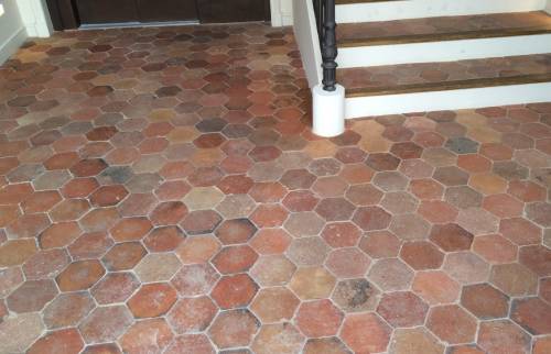 Carrelage tomettes ancienne restauré - accès entrée et couloir - Cergy-Pontoise - 95800 -