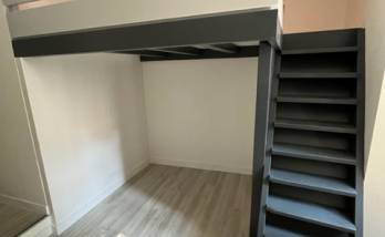 Petit appartement rénové avec nouvelle mezzanine - Nantes 44