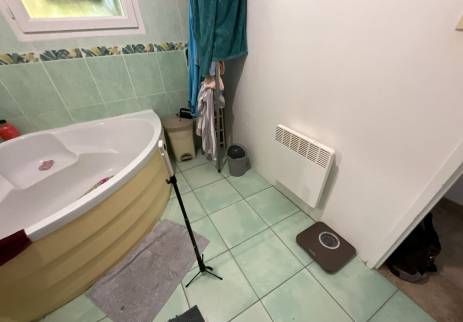 Salle de bain ancienne avant travaux de rénovation - Montauban 82000