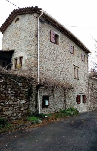 Vue extérieure d’un mas dans les Cévennes La Maison Des Travaux d’Alès