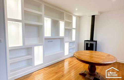 Salon et bibliothèque sur mesure