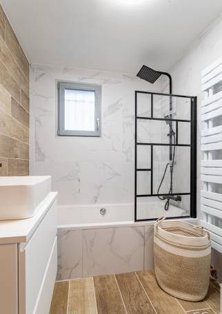  Nouvelle salle de bain rénovée dans une maison - Pornic 44210
