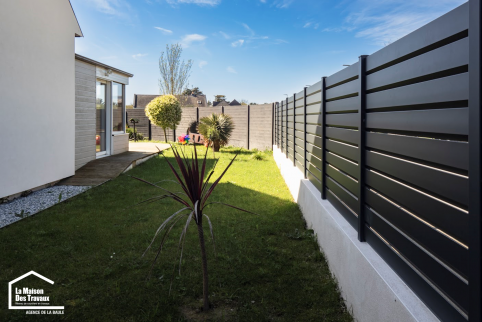 Panneaux en aluminium gris anthracite 