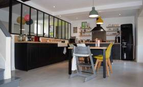 verrière d'atelier noir et cuisine design