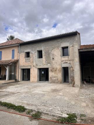 Corps de ferme rénové avec nouvelle charpente et toiture - Alixan 26300