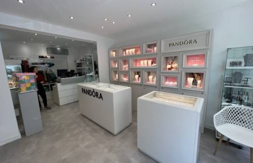 Intérieur rénové du magasin