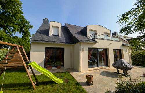 Isolation thermique par l’extérieur terminée mur arrière maison