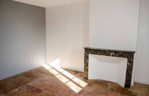 Salon mis en peinture après un énorme travail de préparation