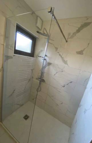 Installation d'une douche à Deauville