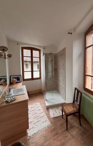 vue d'ensemble de la salle de bain