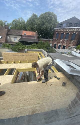 Pose de la charpente de toit plat 