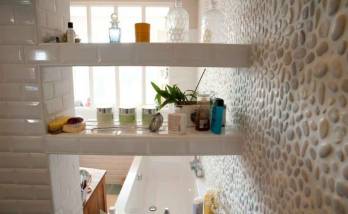 Carrelage mosaïque dans une cabine de douche