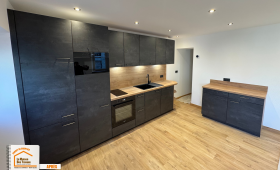  isolation intérieure Combloux, rénovation appartement montagne, peinture intérieure Savoie, cuisine moderne Haute-Savoie, courtier en travaux Chamonix, rénovation vieille ferme