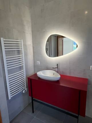 Travaux de rénovation de salle de bain avec meuble vasque moderne - Nantes 44