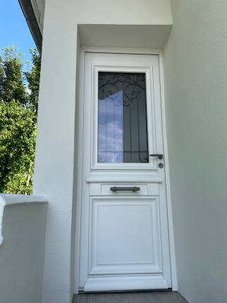 Porte d'entrée en aluminium