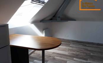 Coin repas et pièce de vie après travaux