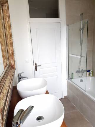 Salle de bain rénovée dans un appartement en rénovation - Roubaix 59100