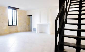 Rénovation d'une ancienne ferme avec rénovation énergétique globale du bâtiment et création escalier acier vers l'étage à La Ferté-sous-Jouarre (77260)
