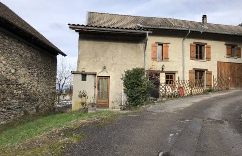 Avant travaux : Le mur st en crépis gris