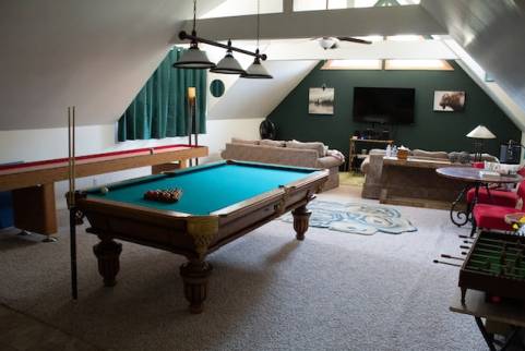 Aménagement d'une salle de jeux dans des combles, à Crach - La Maison Des Travaux Vannes Auray Carnac