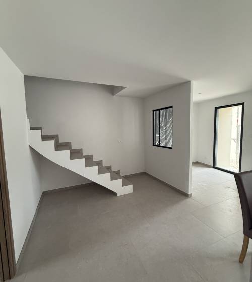 Escalier intérieur en béton - Valence 26000