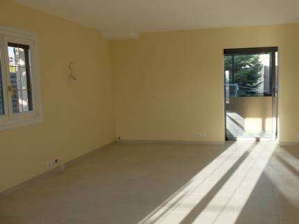 Travaux de rénovation intérieur d'une maison : carrelage au sol, peintures des murs et des plafonds - Ouest lyonnais