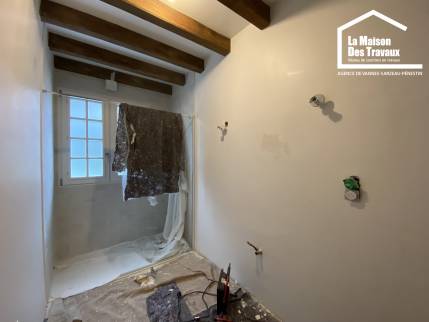 Salle de bain en cours de rénovation à Vannes