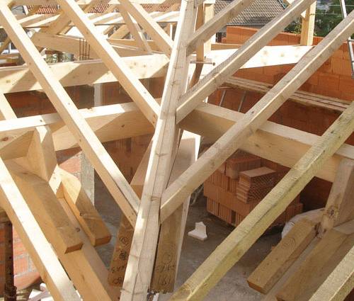 Saint-Brevin-les-Pins : une charpente sur-mesure pour une future chambre d’enfant 1