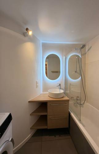 Rénovation complète de salle de bain après traitement de l’humidité à paris 17