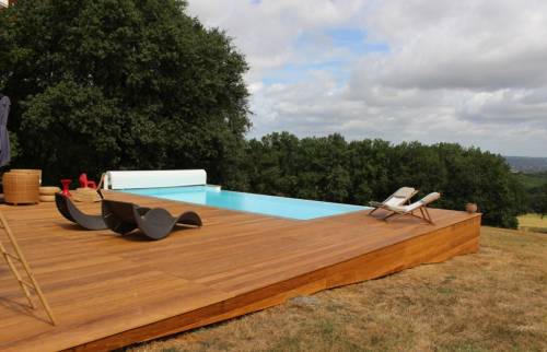 piscine en bas de terrasse bois -Orvault – 44700 –