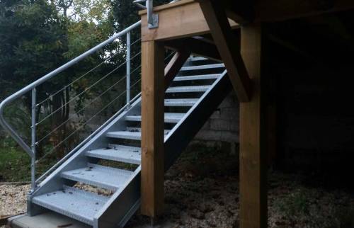 Installation d'une terrasse et d'un escalier extérieur dans le 14