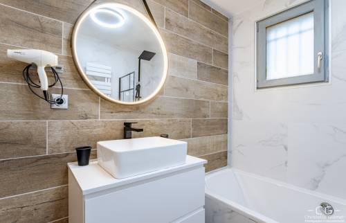 Rénovation d’une salle de bain à Vinay miroir