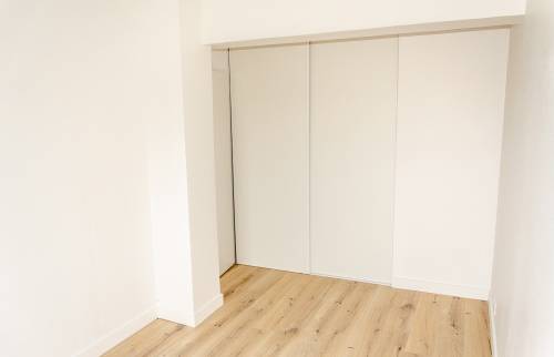 Chambre et portes de placards refait intégralement à neuf