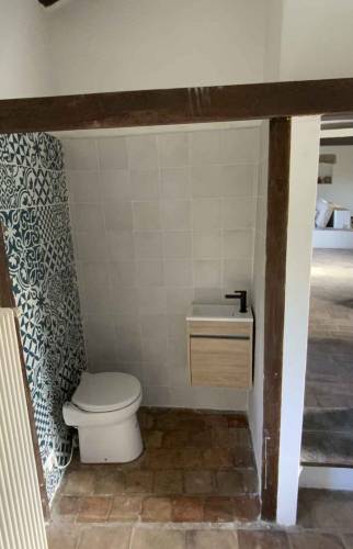 Sanitaires rénovés d’un mas dans les Cévennes La Maison Des Travaux d’Alès