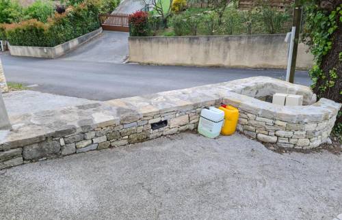 Création de murs en pierre