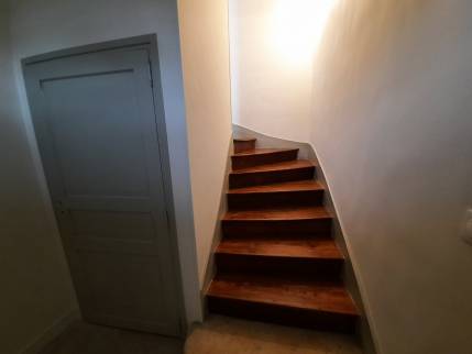 Escalier rénové (Mathieu 14920)