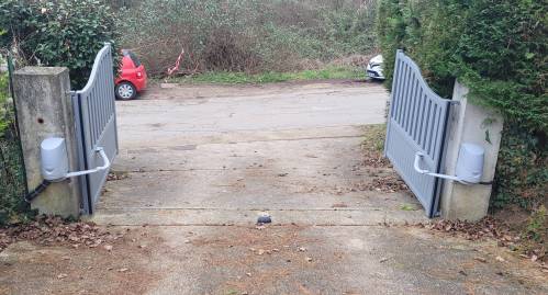 Installation d'un portail motorisé en aluminium - Soignolles-en-Brie 77111