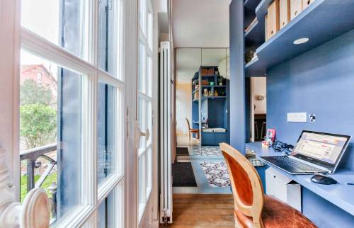 Creation d'une menuiserie sur mesure pour créer ce meuble coin bureau