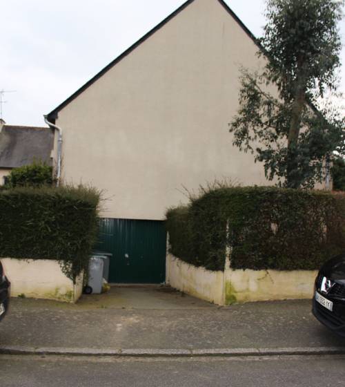 Pose d’une porte de garage à Wimereux : avant