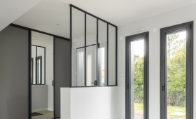 Pose d'une verrière dans une entrée de maison au Loroux-Bottereau