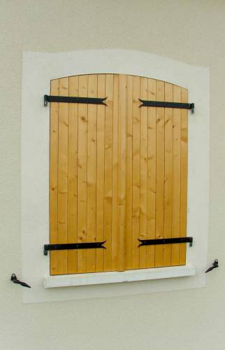  fenêtres et  portes existantes en PVC imtitation bois.