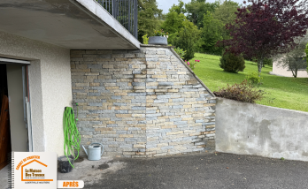 La Maison des Travaux Moûtiers, façade parement pierre montagne, mur extérieur esthétique, solution courtier en travaux, mur pierre rénovation